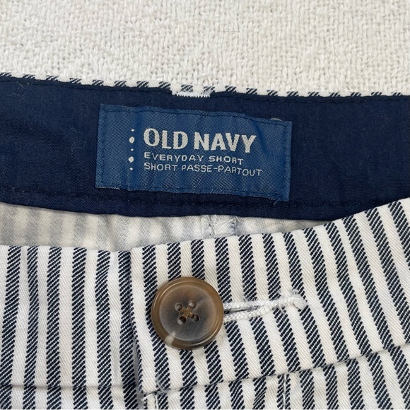 Old Navy Women's Navy and White Striped Shorts Sz 10 ~ Summertime - Picture 2 of 10